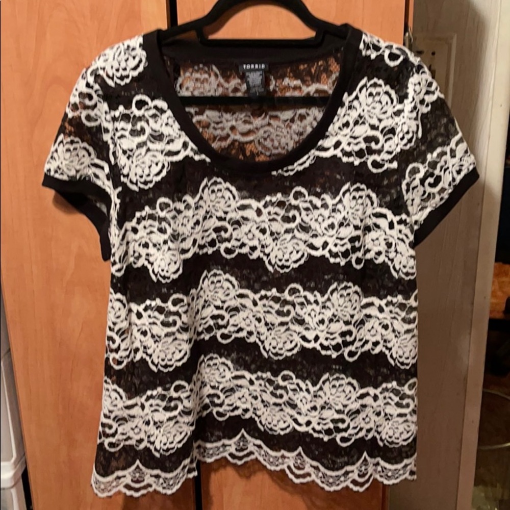 Torrid lace top size 1